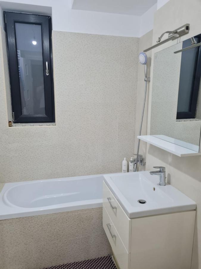 Deluxe 2 Bedroom Apartment With Balcony And Private Parking Bragadiru 외부 사진